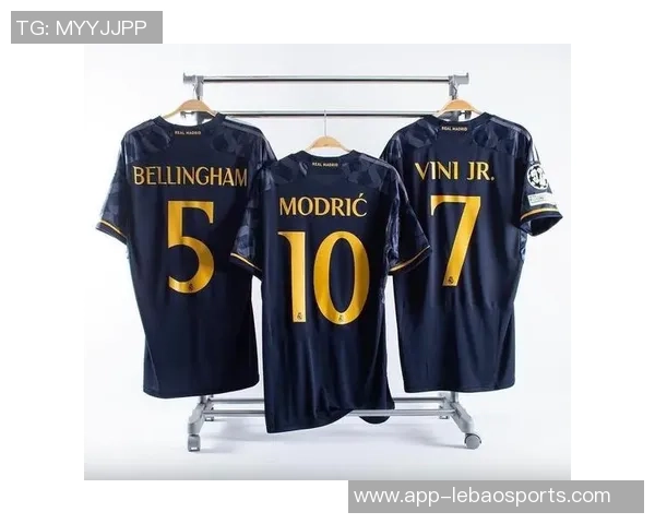 足球衣印号的重要性与球员个性化表达的完美结合探讨